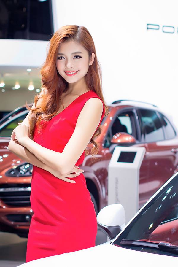 车展上的妩媚妖娆模特-4