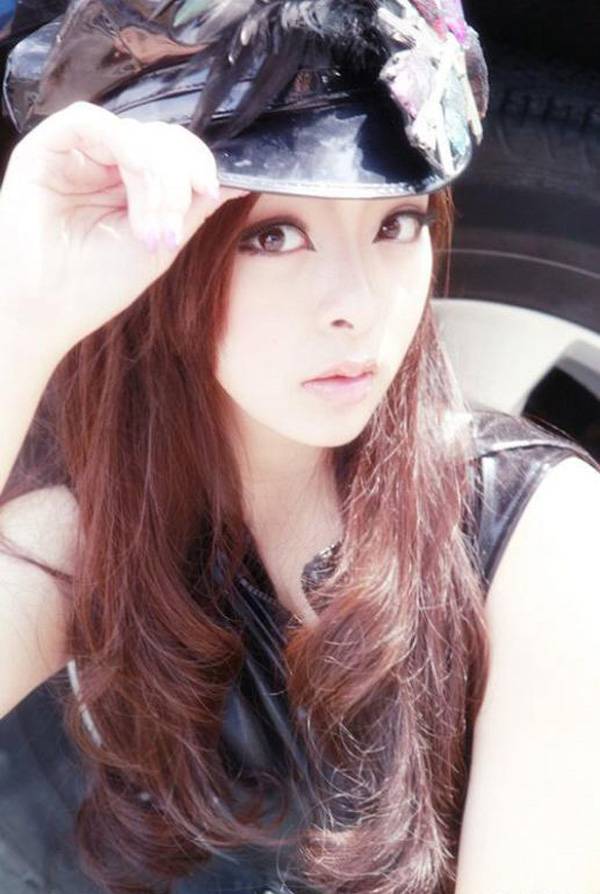 美女Grace田小夕汽车宝贝照-9