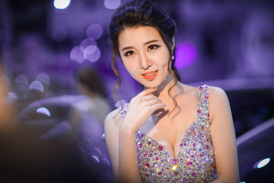 高清靓丽车模细致写真-5