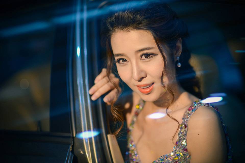 高清靓丽车模细致写真-6