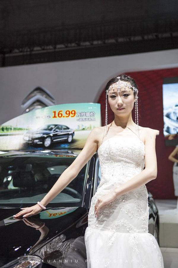 乌鲁木齐香车美女车展-10