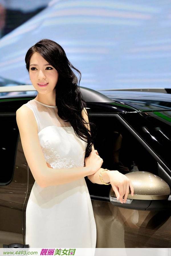 成都车展纯白女神车模-7