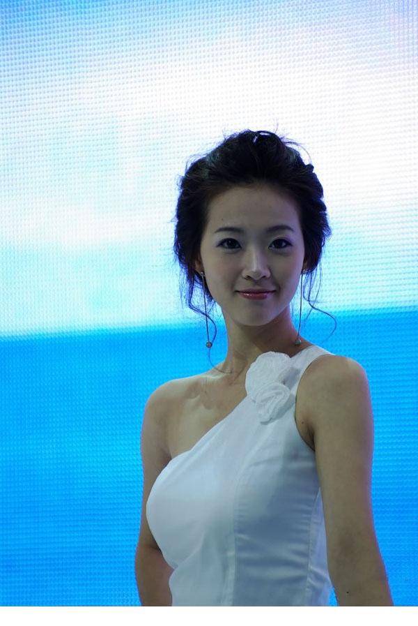 还记否前车展那些气质美丽车模-9