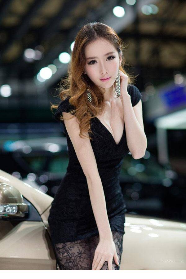2013上海车展车模姚媛-4