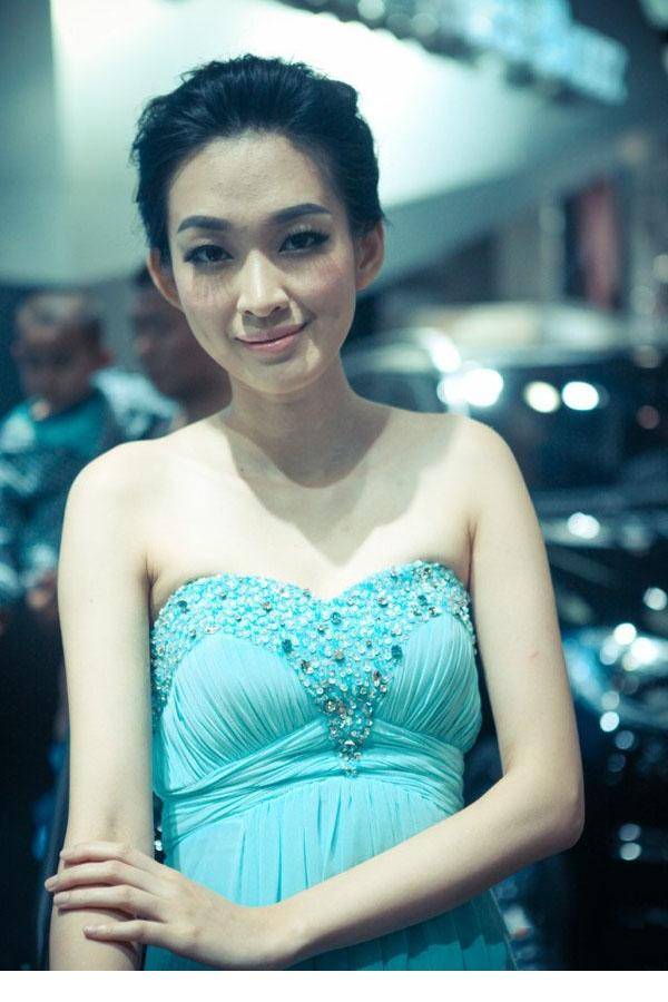 2013海西汽博会性感车模美女