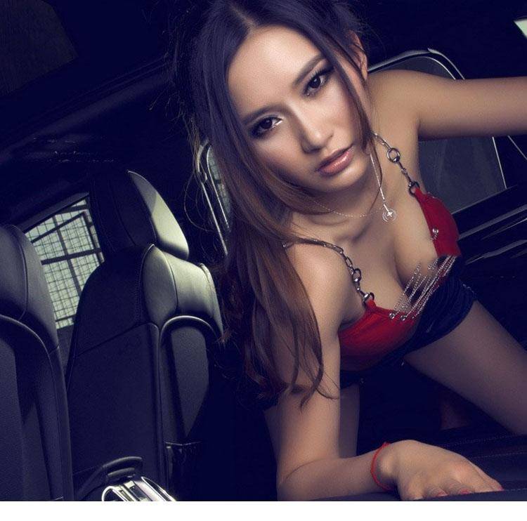 极品性感爆乳车模销魂眼神勾引你-2