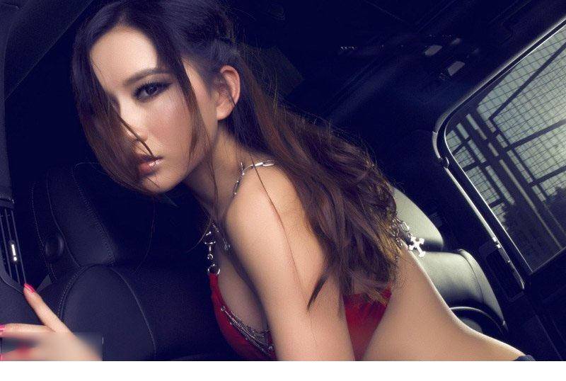 极品性感爆乳车模销魂眼神勾引你-5