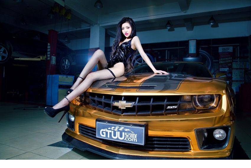 绝对胸器妖冶性感车模-8