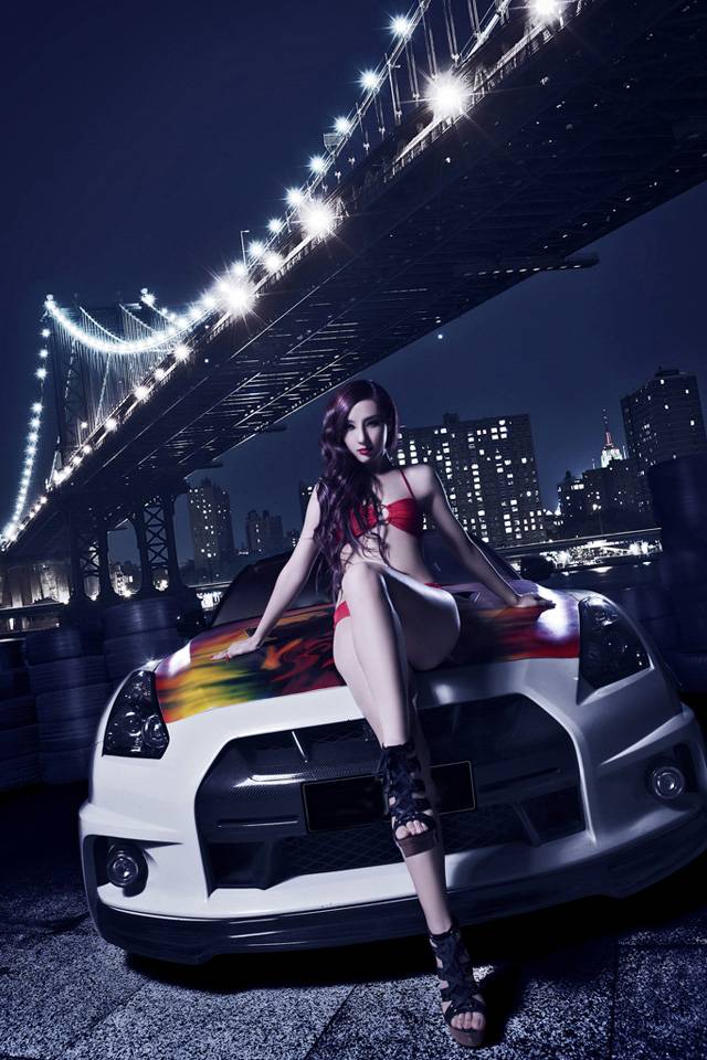 性感车模红色迷情尼桑GTR-6