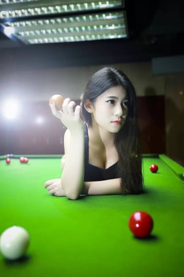 白嫩美女迷人酥胸性感-6