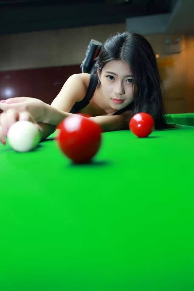 白嫩美女迷人酥胸性感-10