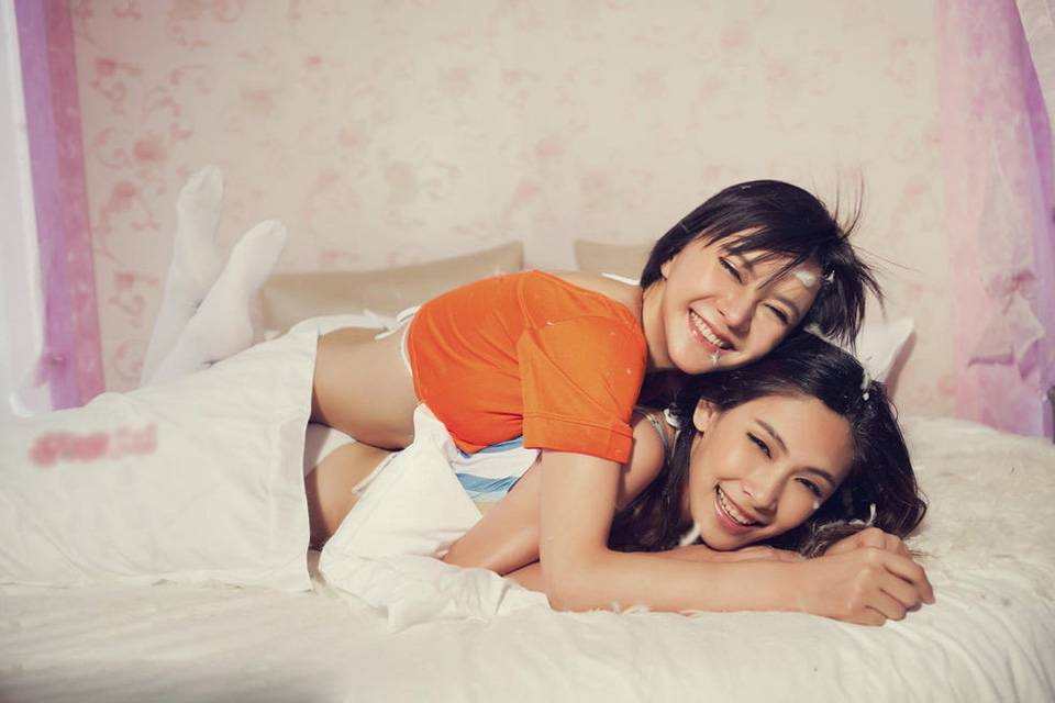 荷阿之战的另类舞台 美女宝贝床上性感大战-7