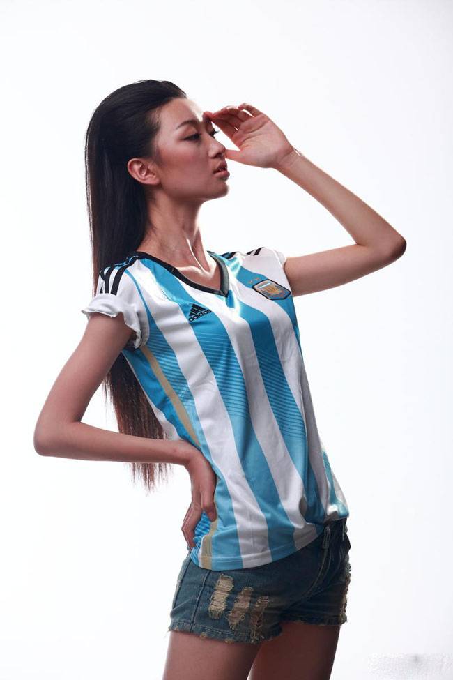 宝贝声援阿根廷 高冷助威信心十足