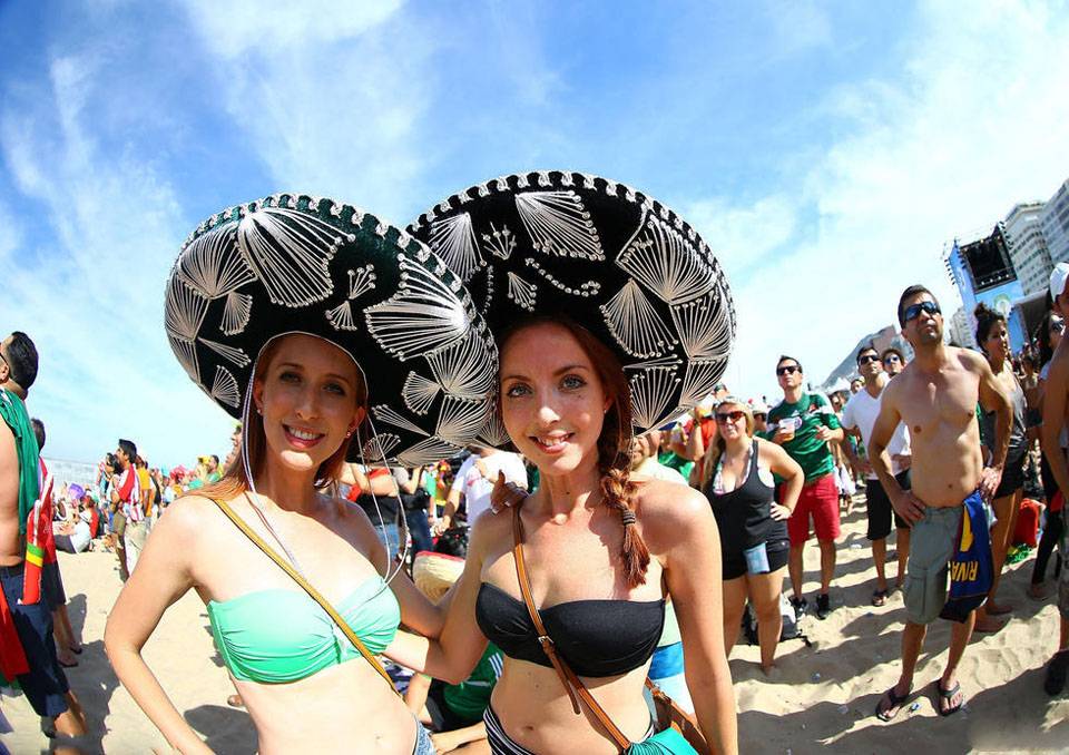 聚焦世界杯十六强美女球迷-4