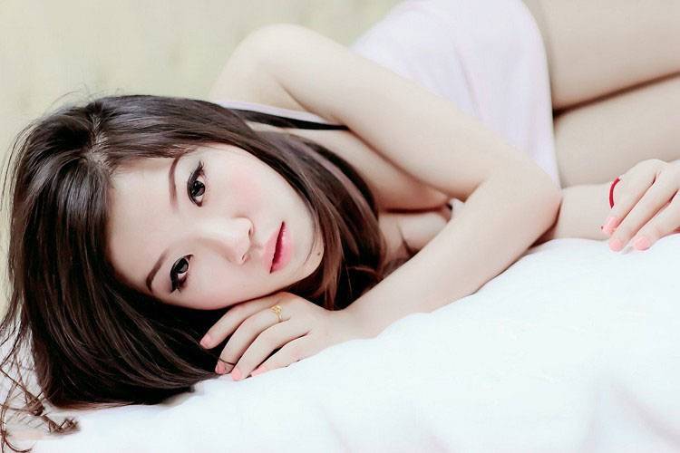 白皙美胸的私房诱惑-3