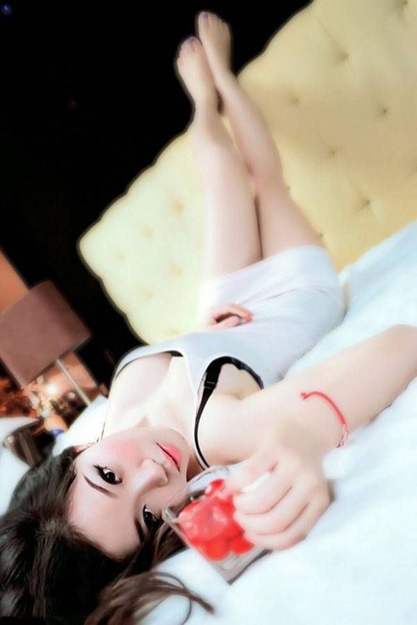 白皙美胸的私房诱惑-9