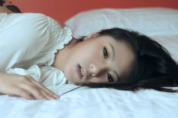 美胸少女的白色妖娆-8