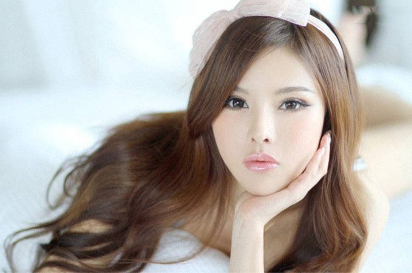 妖艳美女搔首弄姿-9