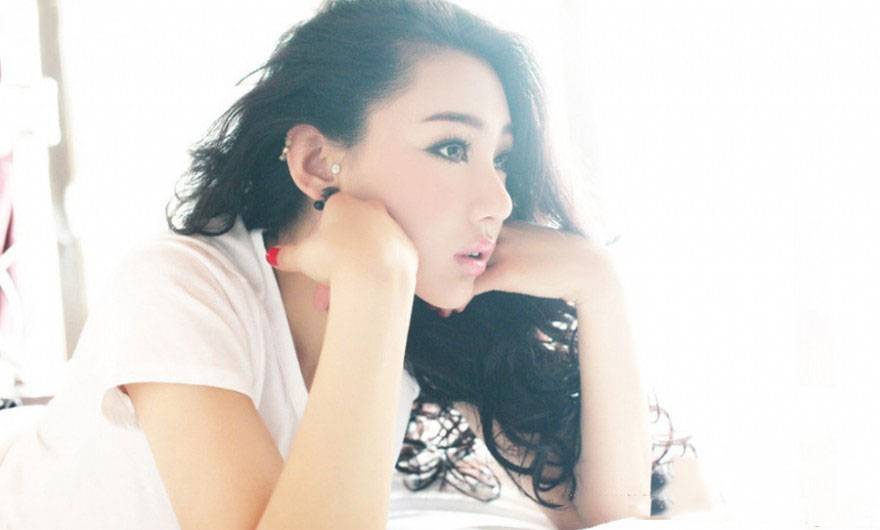 金美熙妖艳惑众