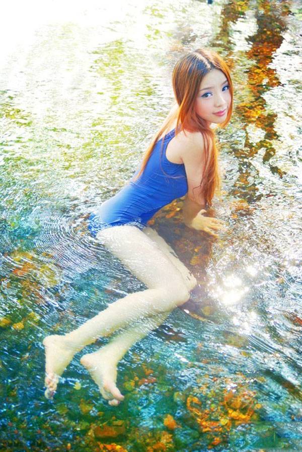 温暖冬日水中美人鱼-3