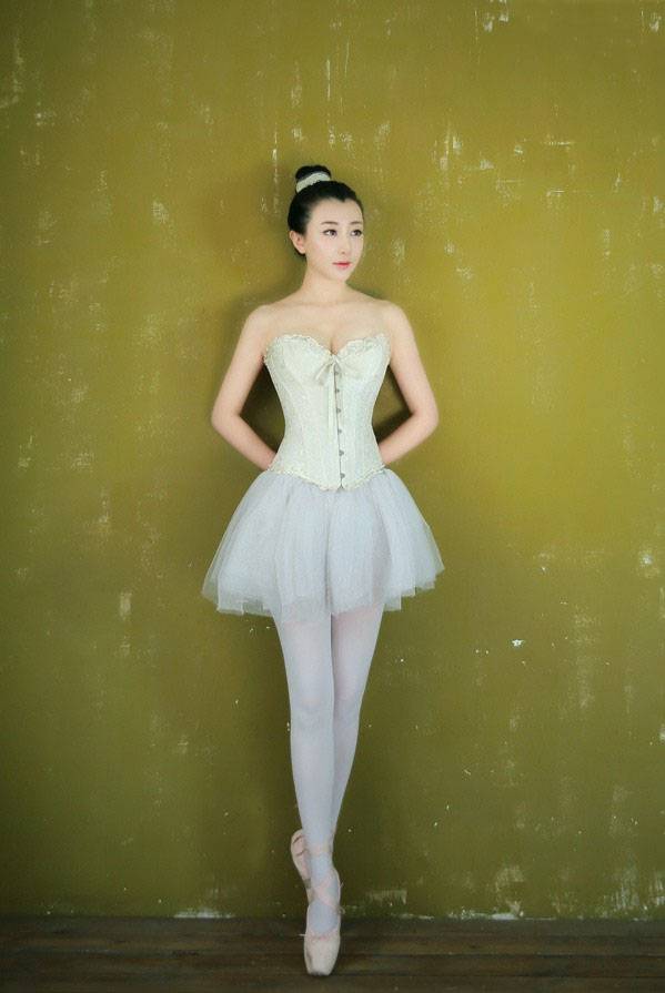 心事重重的芭蕾少女-7