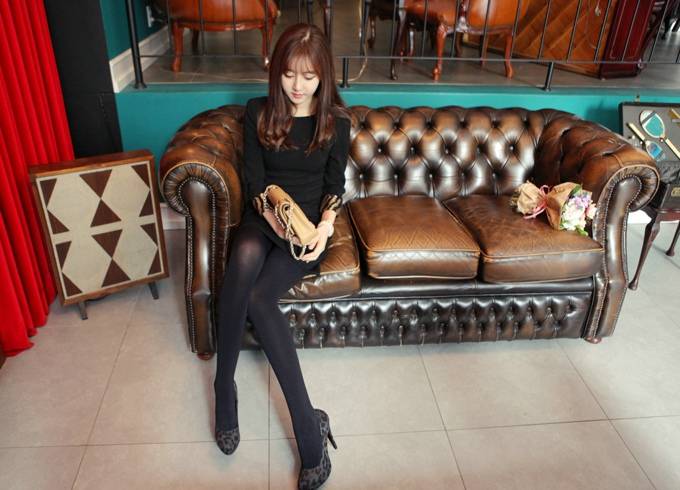 童颜小萝莉黑衣知性美十足-7