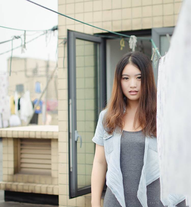 楼道里发现的邻家姑娘-8