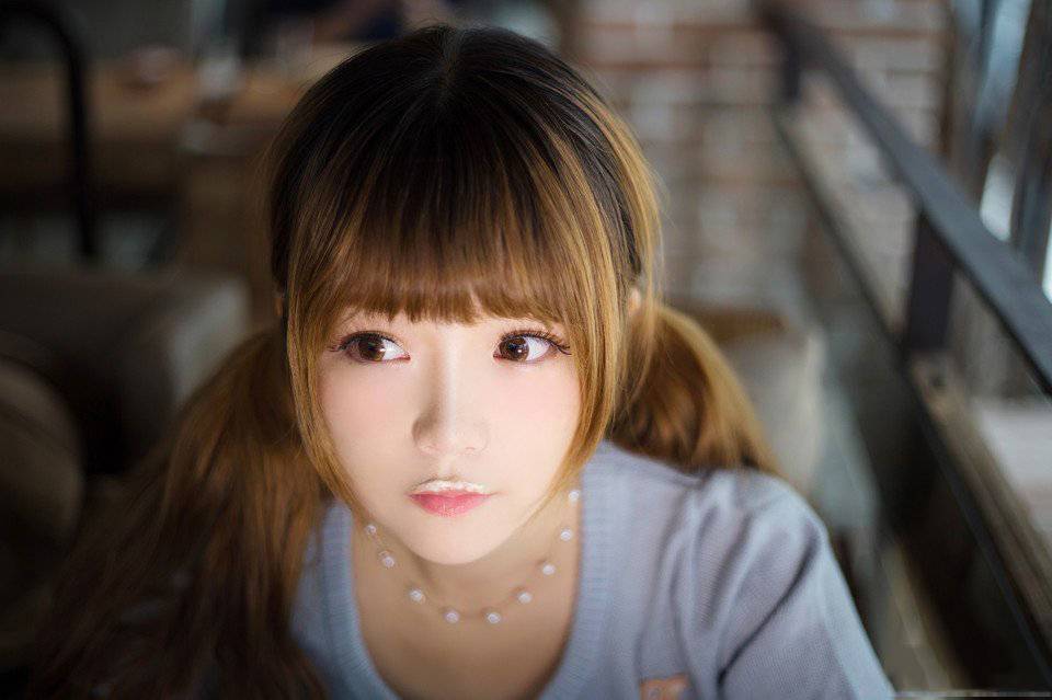 漫漫咖啡厅里的小清新少女-2