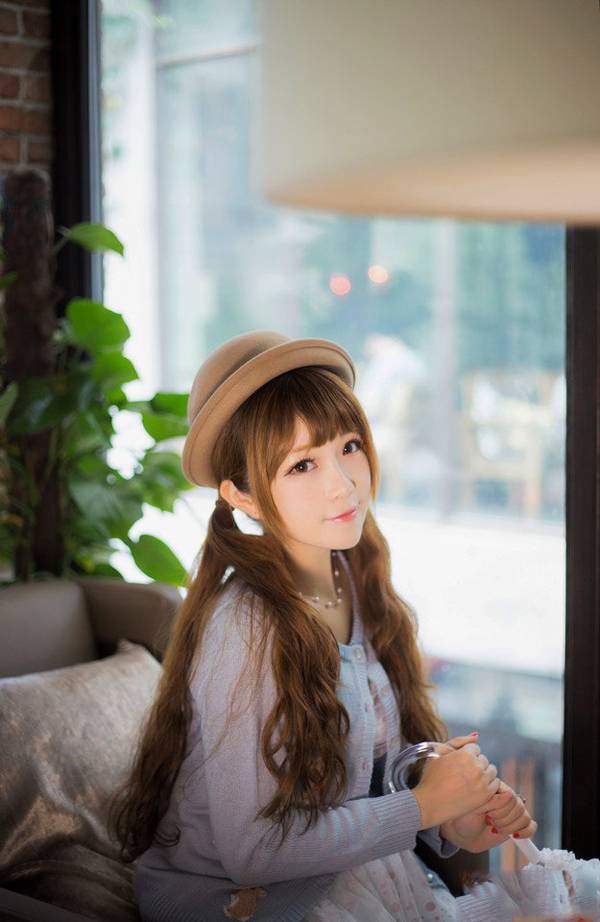 漫漫咖啡厅里的小清新少女-10