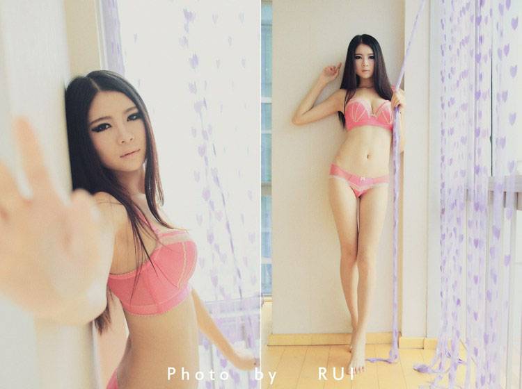 粉红内衣的美艳女子-9