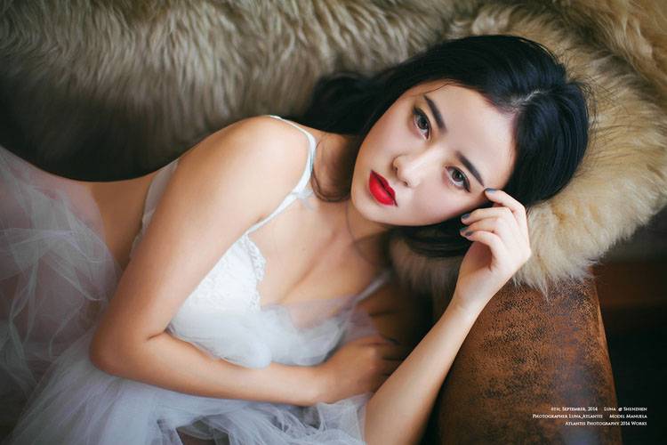 红唇姑娘绝美的诱人身姿-8