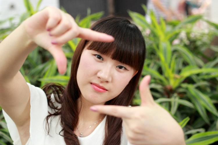 夏日河畔的娇丽侬艳-6