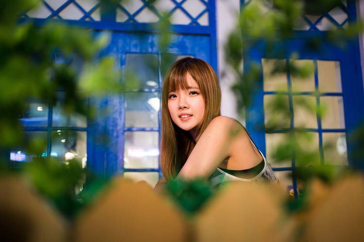 清纯可人的少女唯美街拍