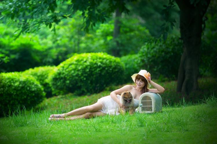 芳草地的长腿清纯美女-7