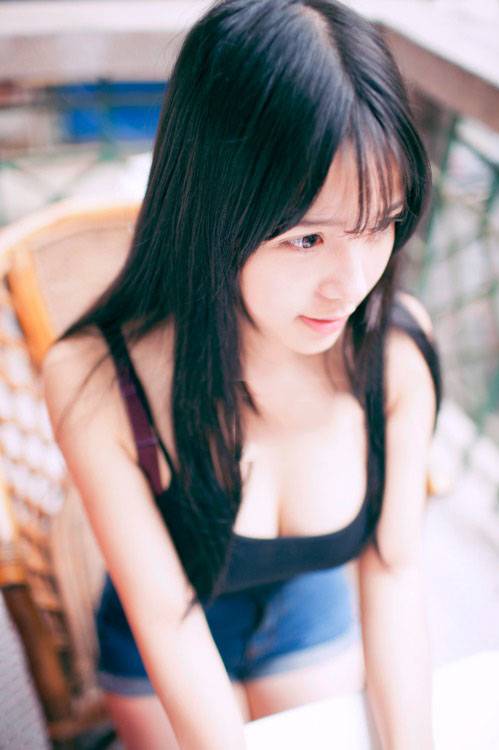 清纯可爱的童颜巨乳惹人爱-5