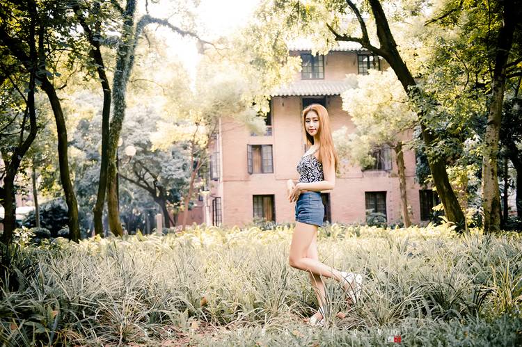 清新妖娆的纯美少女户外写真-7