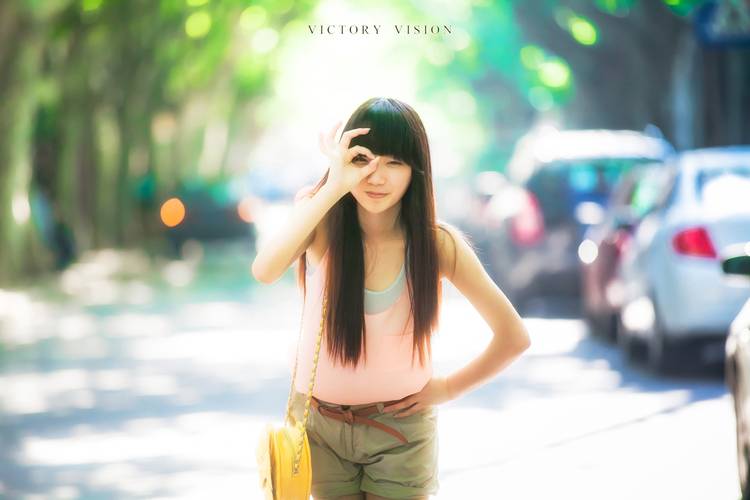 活泼可爱美女的初夏-2