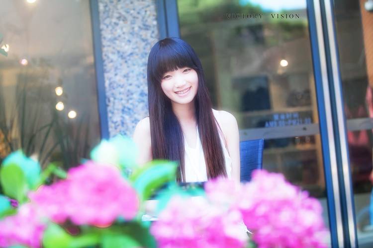 活泼可爱美女的初夏-5