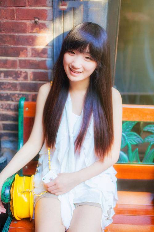 活泼可爱美女的初夏-8