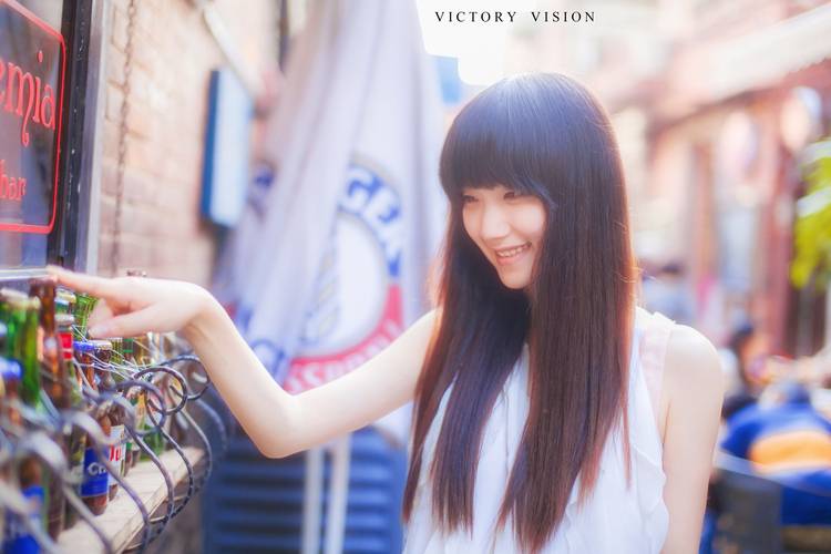 活泼可爱美女的初夏-9