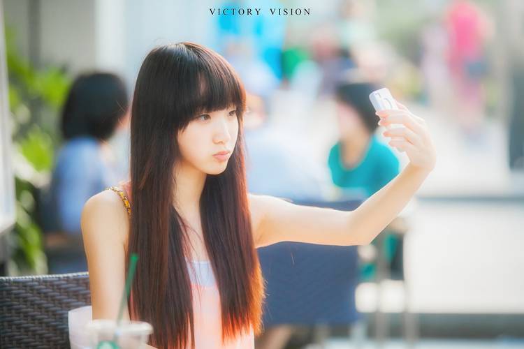 活泼可爱美女的初夏-10