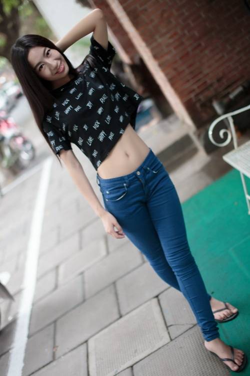 性感苗条身材迷人的微笑-6