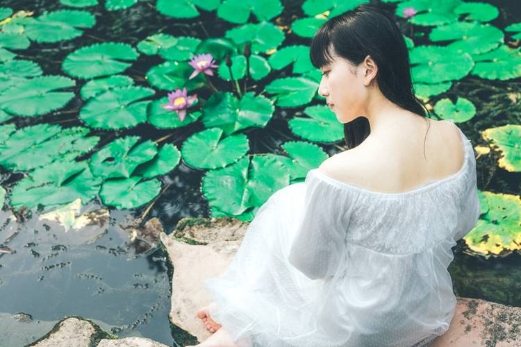 小桥流水人家美人娇艳如花-8