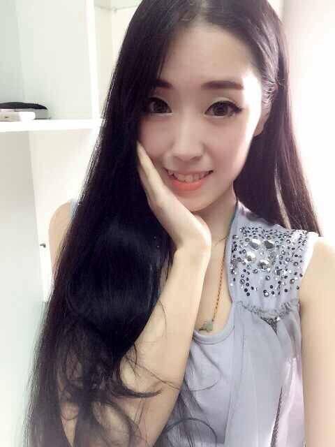 俏皮可人的ShowGirl何思蒙