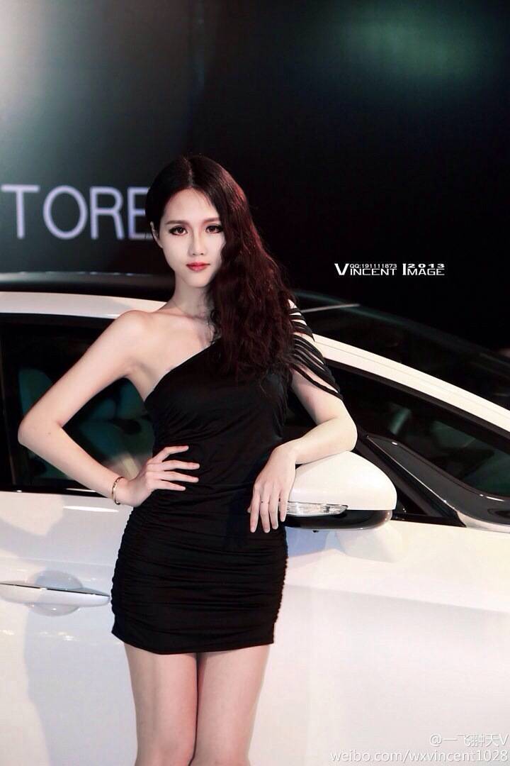 爆乳性感showgirl陈冰洁-9