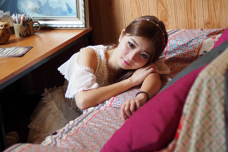 那些沉浸在欢乐时光中的少女-5