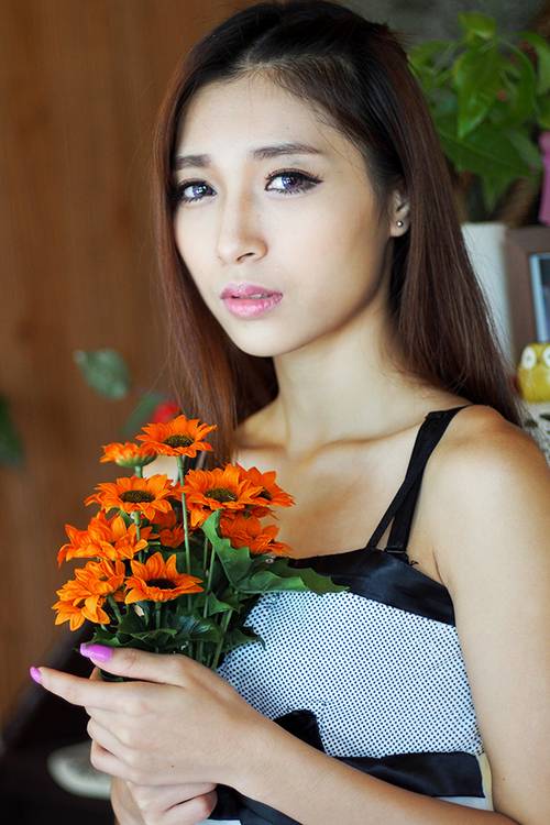 那些沉浸在欢乐时光中的少女-9