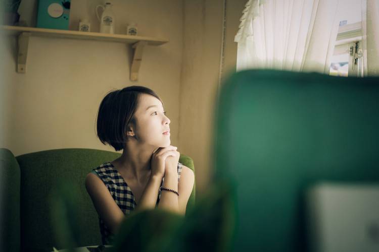 清纯邻家姑娘闲暇的午后-6