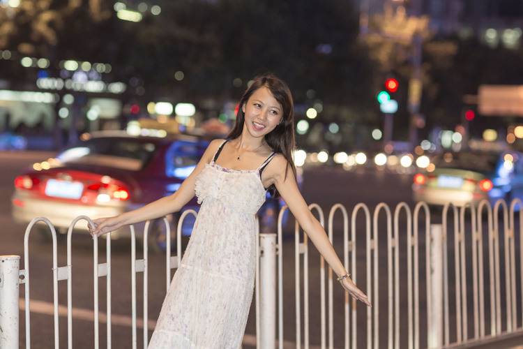 清纯少女长裙酥胸诱惑-4