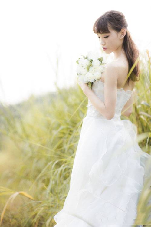 唯美少女户外婚纱写真-9